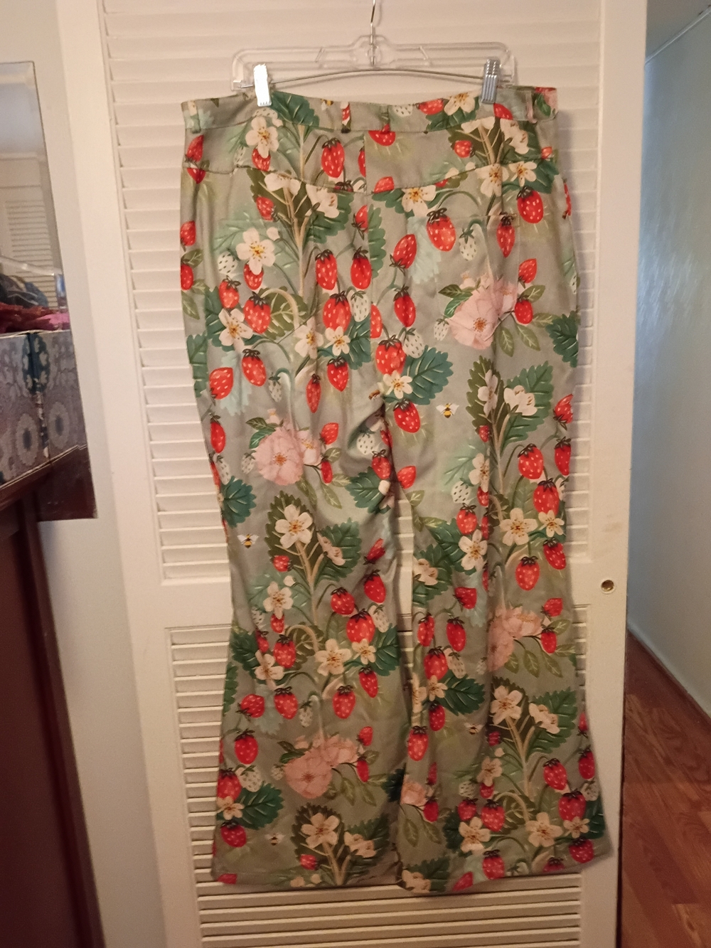 Floral Strawberry Print Flared Pants - Mint Green - Picture 8 of 9
